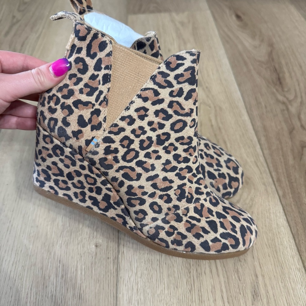 New women’s Tom’s booties